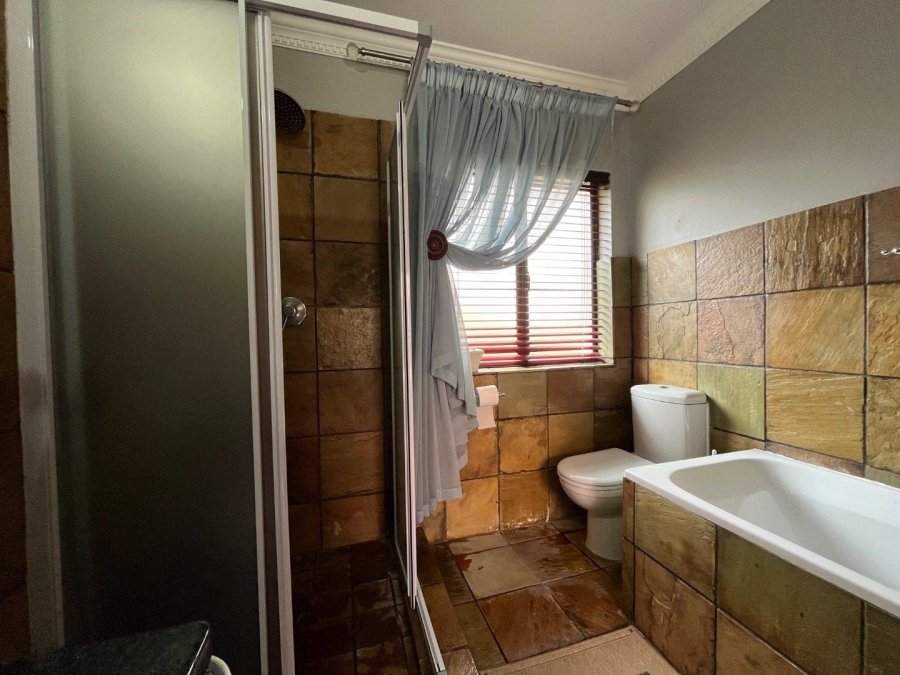 4 Bedroom Property for Sale in Woodland Hills Free State
